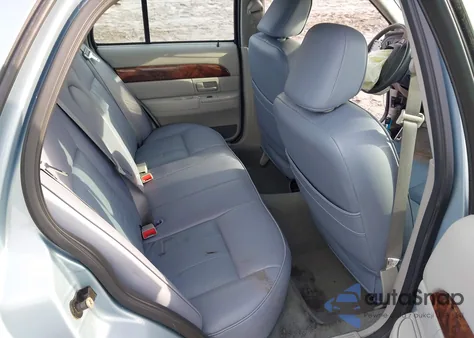 2004 Mercury Grand Marquis Gs z USA, uszkodzony, nr VIN 2MEFM74W84X665711